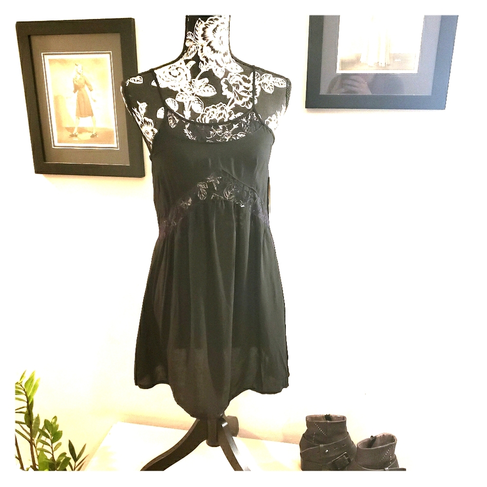 Tobi black midway lace dress